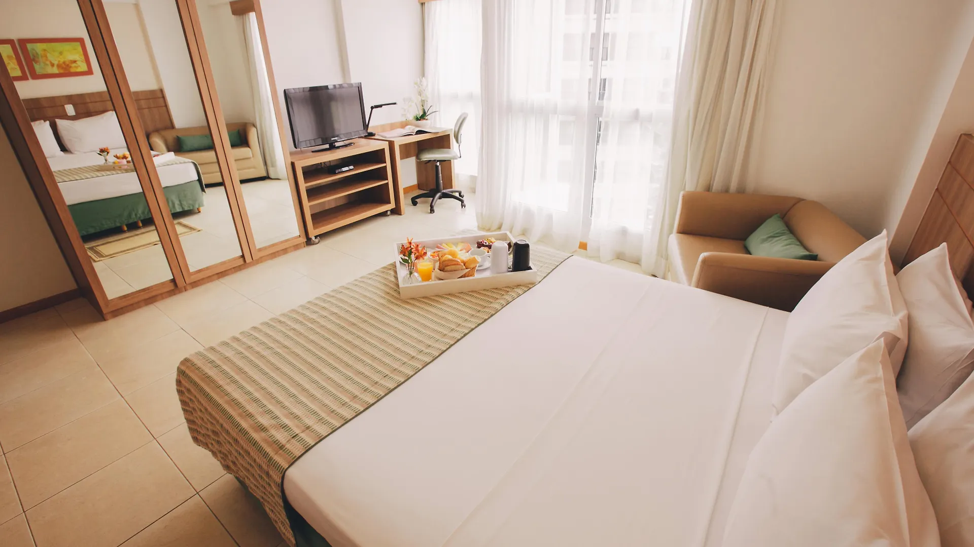 Saint Moritz Hplus Express Brasilia
