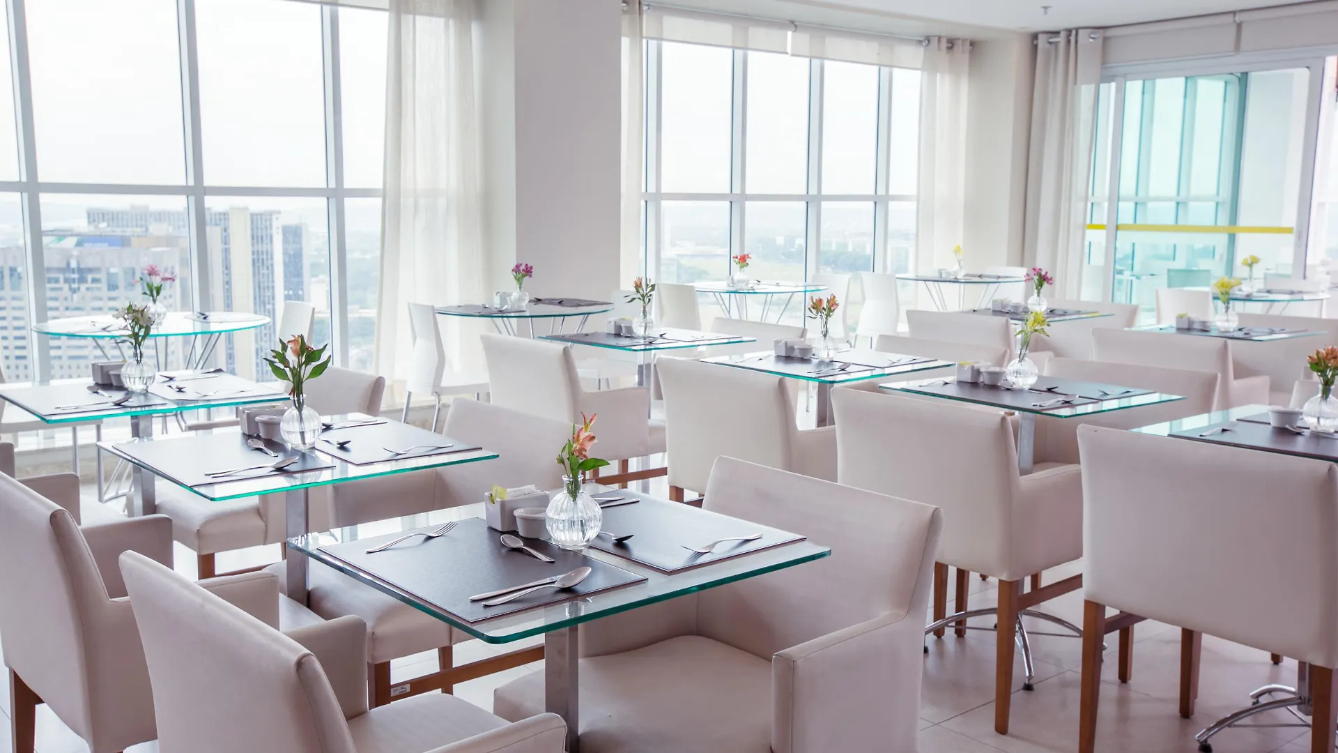 Saint Moritz Hplus Express Brasilia Hotel