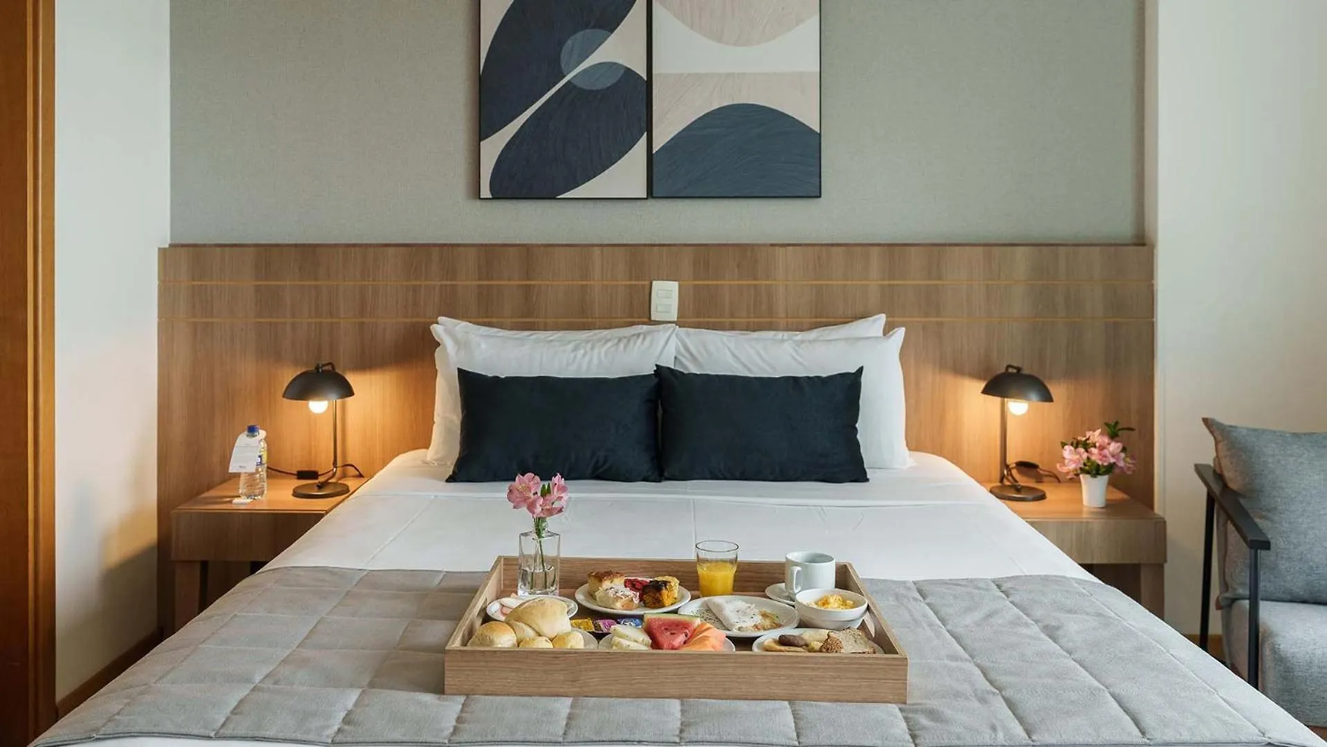 Saint Moritz Hplus Express Brasília