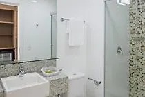  Hotel Comfort & Suites